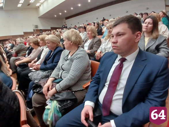 Володин назвал темой номер один оплату труда в селах Саратовской области 